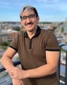 Dr. Renzo Costa