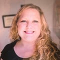 Dr. Leslie Earl