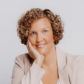 Angela Davenport