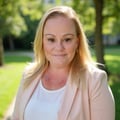 Laura Reeves