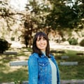 Dr. Laura Santos