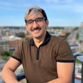 Dr. Renzo Costa